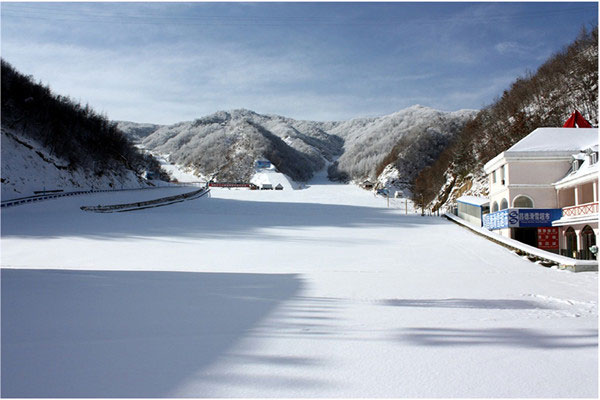 伏牛山滑雪度假乐园