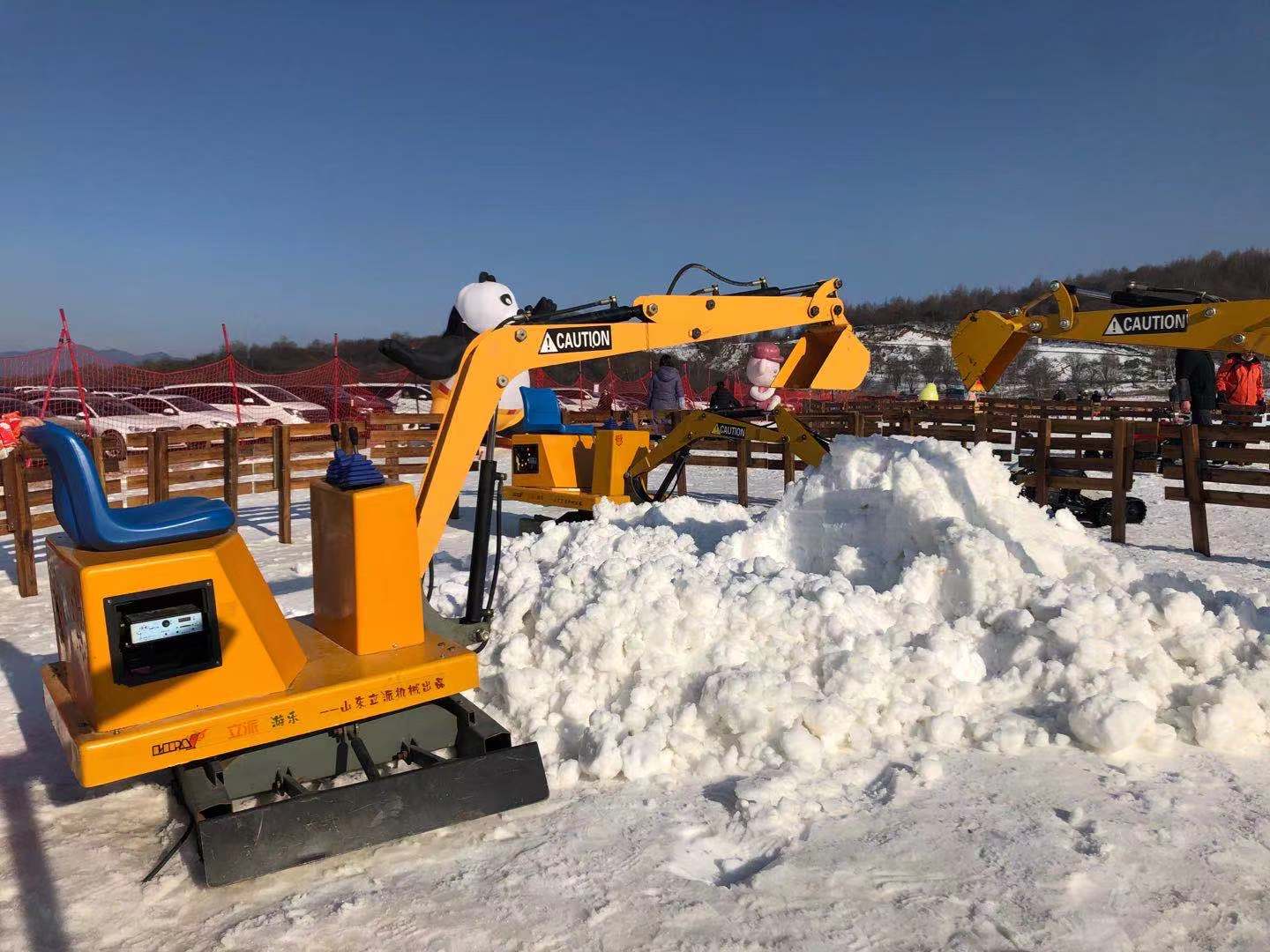 鳌山滑雪场滑滑乐园