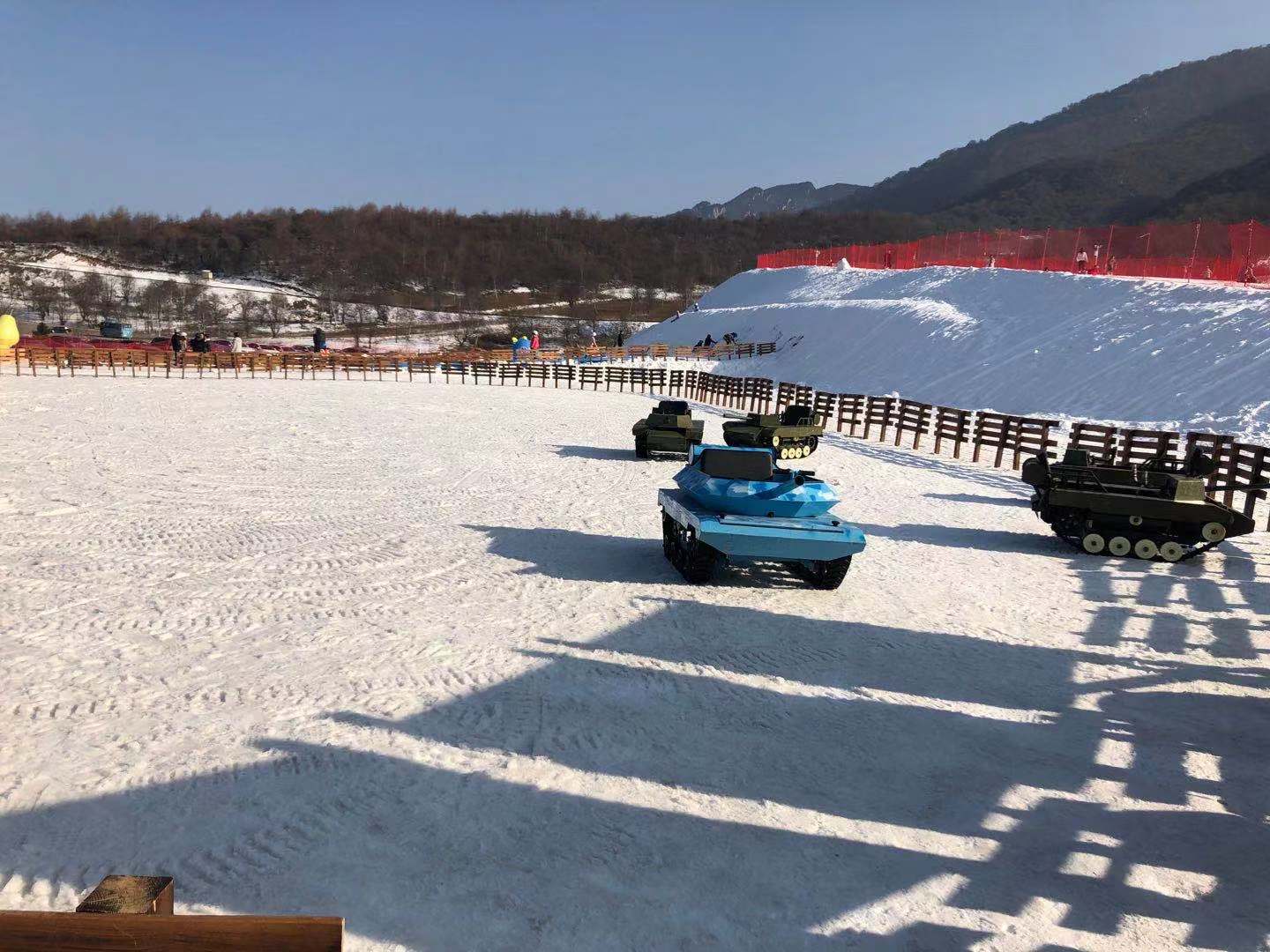 鳌山滑雪场滑滑乐园