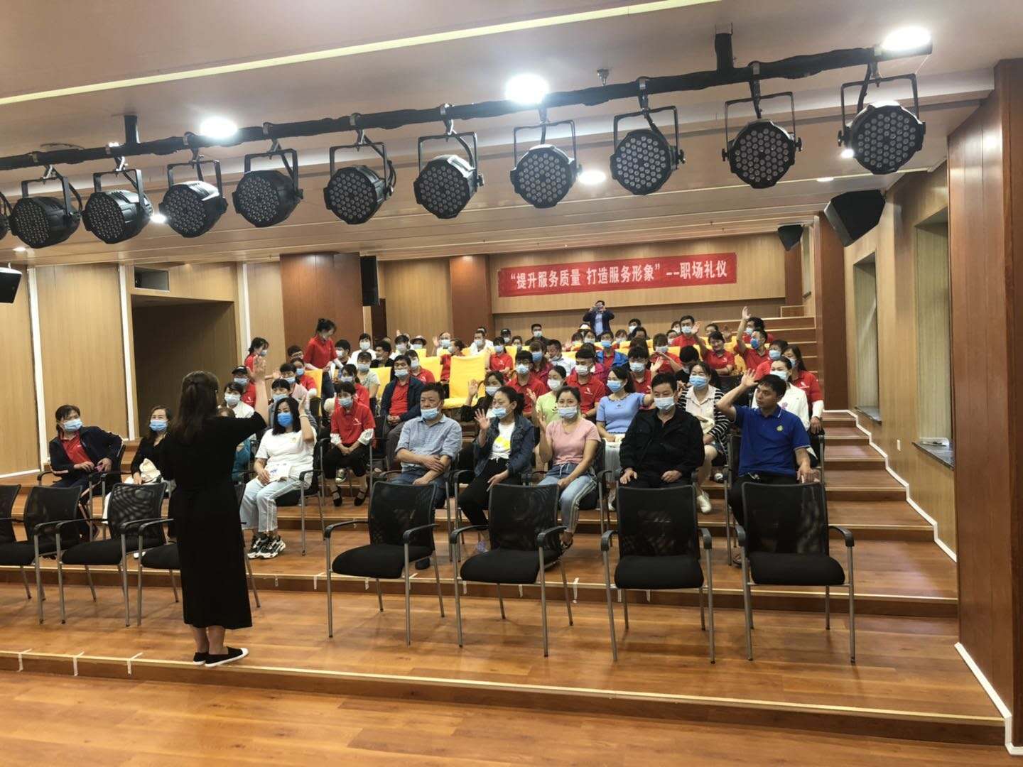 欢乐冰雪·健康中国”全国滑雪定向挑战赛参与比赛即可免费体验秦岭峡谷漂流