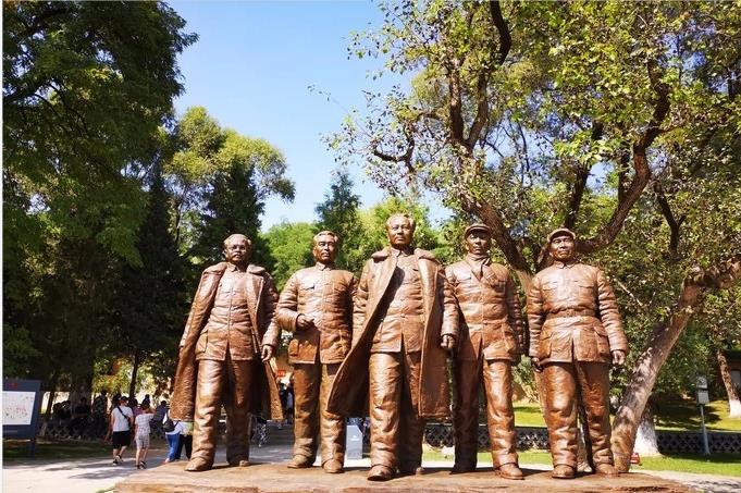 黄帝陵 壶口瀑布 枣园 王家坪/杨家岭两日游