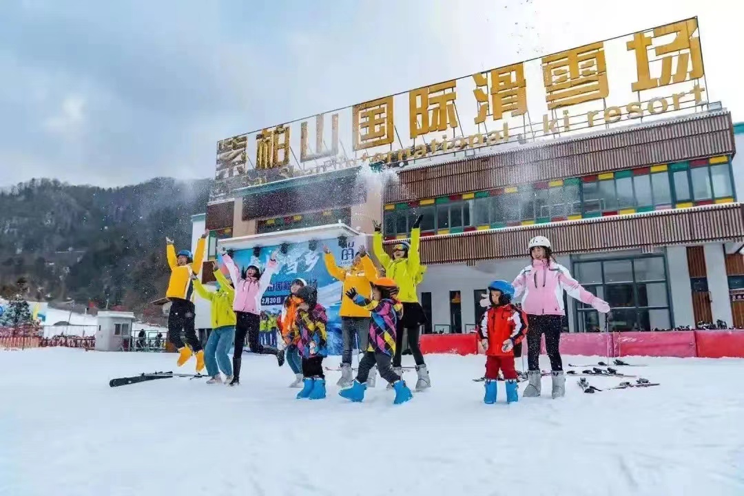 【世界那么大，滑雪去留坝】汉中第四届“冰雪嘉年华”活动开启冬季时尚生活！