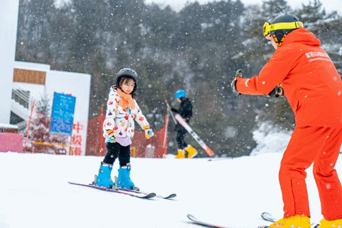 紫柏山国际滑雪场