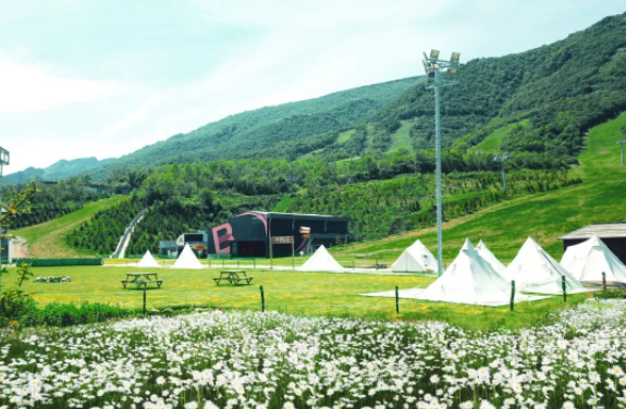 星空下露营、巨幕电影......我找到了西安周边夏日夜晚最浪漫的地方