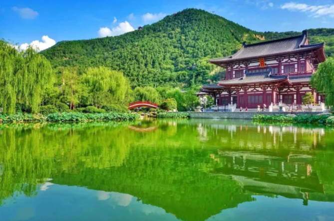 踏上这趟红色的旅途，让信仰的炬火生生不息 华清宫景区