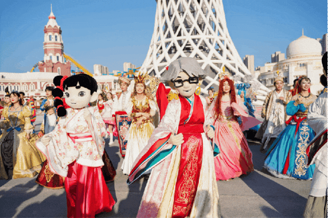 丝路欢乐世界七大主题街区有不同的精彩演艺、游乐项目、高颜值NPC人物等你来解锁~