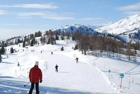 三原龙泉国际滑雪场