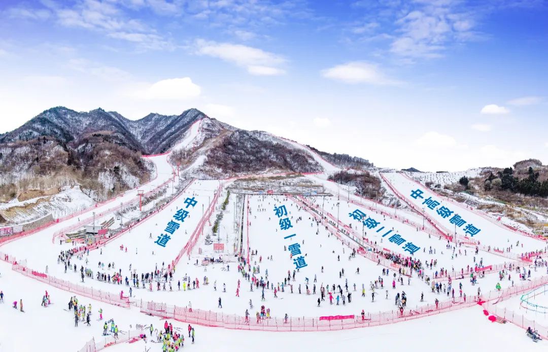 照金滑雪场中高级雪道12月21日开放~
