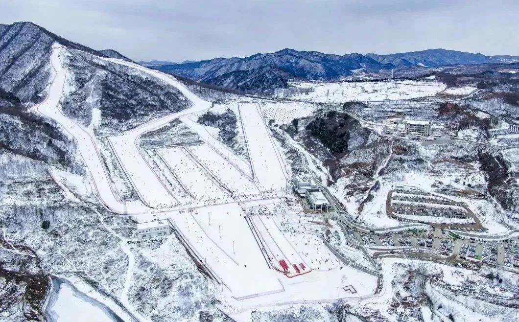 【年会定制】会议、晚宴、冰雪团建~~西安向北1小时，照金一站搞定！