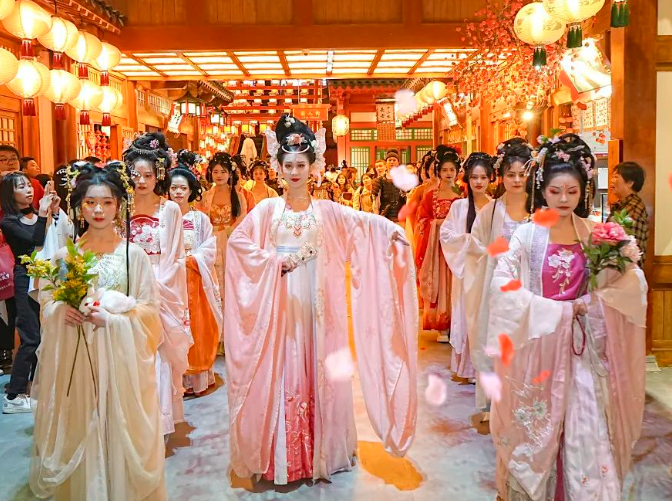 4月11日十二花神降临长安，快来偶遇吧！ 邀您共赴 长安十二时辰主题街区