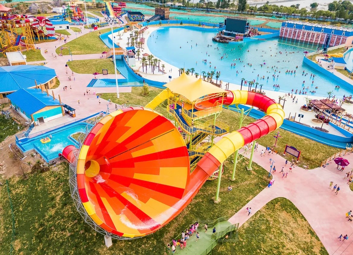 华夏文旅水世界已经开园了，夏天带宝宝来玩水吧