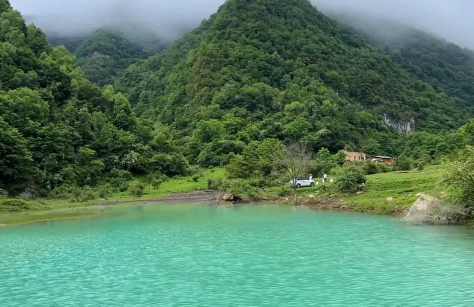 揭秘时刻】狮子沟：如何不错过牛奶湖的雨后美景？