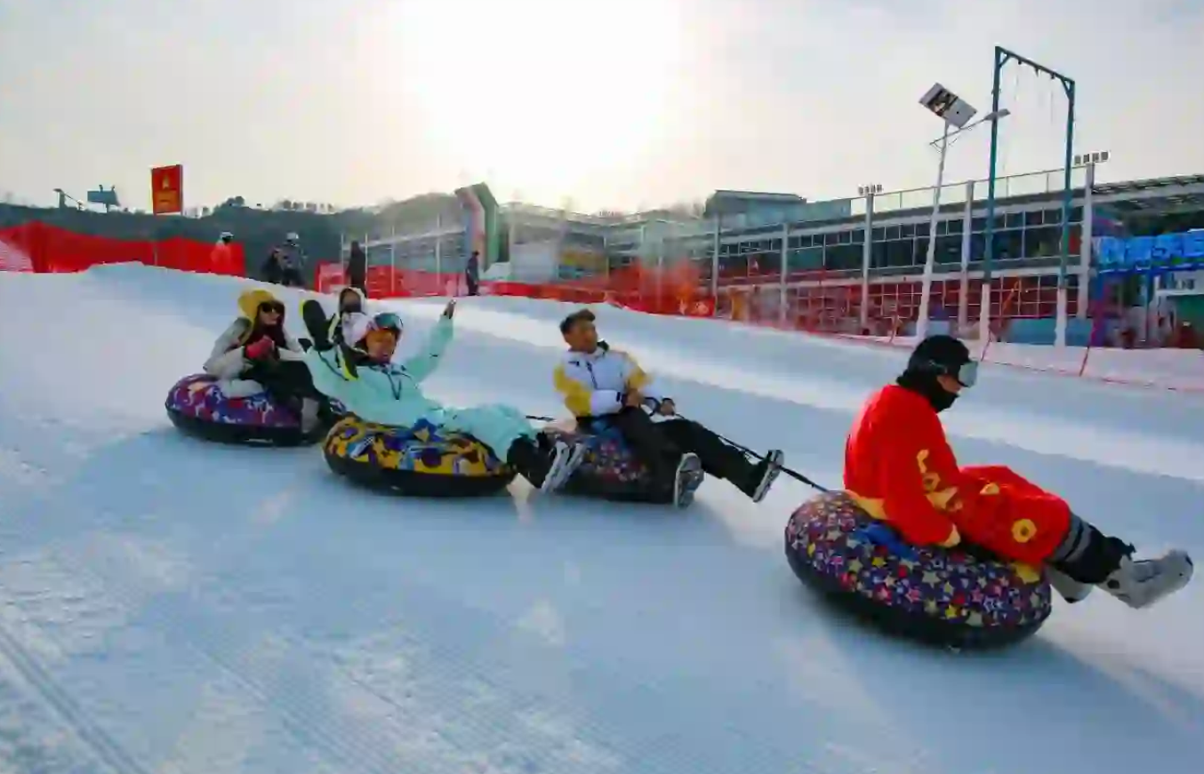 寒假狂欢季│来照金亲子戏雪乐园感受冰雪的魅力