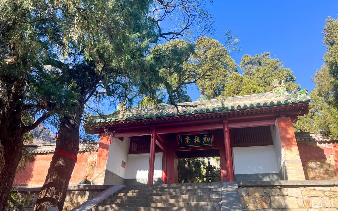洛邑古城.龙门石窟.少林寺二日游
