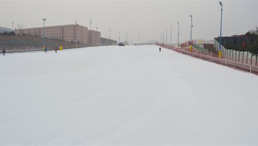 白鹿原影视城滑雪场