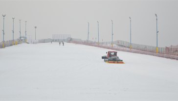 白鹿原影视城滑雪场