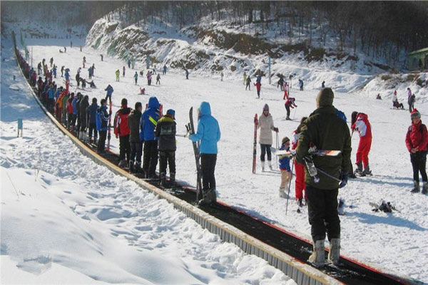 安康平利女娲山必捷滑雪场