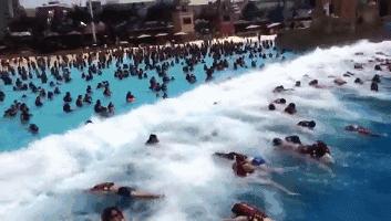 哪个水世界有海啸？碧海银滩水上乐园开门吗？西安哪个水上乐园水世界最好？