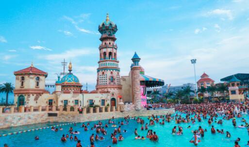 乐华城88℃温泉乐园！阳光、沙滩、比基尼 你想要的的应有尽有