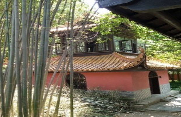 8月25日起，岳麓山景区东门路段整修观光路线调整