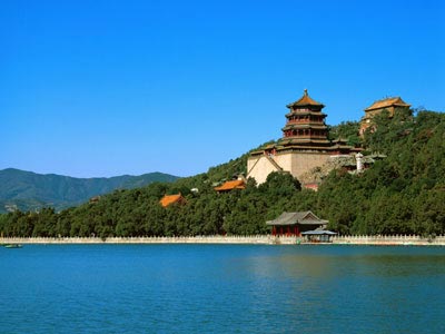 国庆黄金周玩好更要防好:景区降价不能降服务