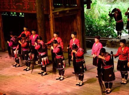乡村旅游景区复苏 广西龙胜少数民族风情引客来