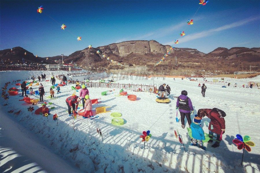 照金国际滑雪场有没有小孩可以玩的地方？照金滑雪场戏雪区有什么可以玩的？