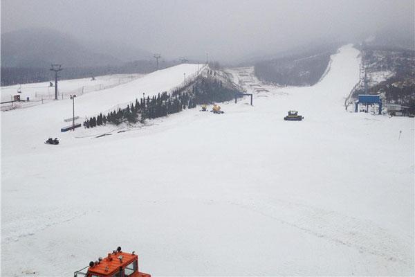 竹林畔滑雪场有什么自费项目？竹林畔滑雪场哪些是必须消费的？